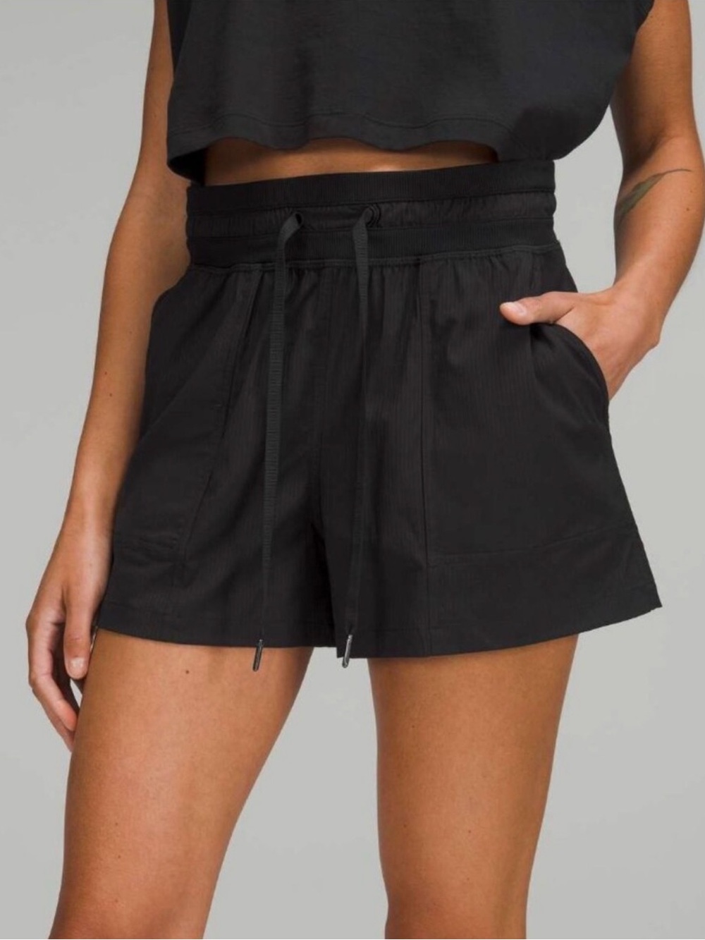 🖤Lululemon Dance Studio Mid-Rise Shorts – Black – Size 4 🖤 - Picture 2 of 8
